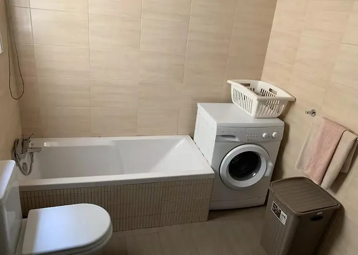 Bright With Balcony Private Bathroom Access Pansiyon *